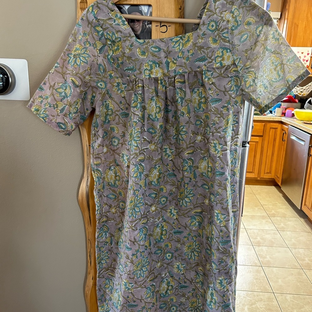 Conscious clothing dress size small